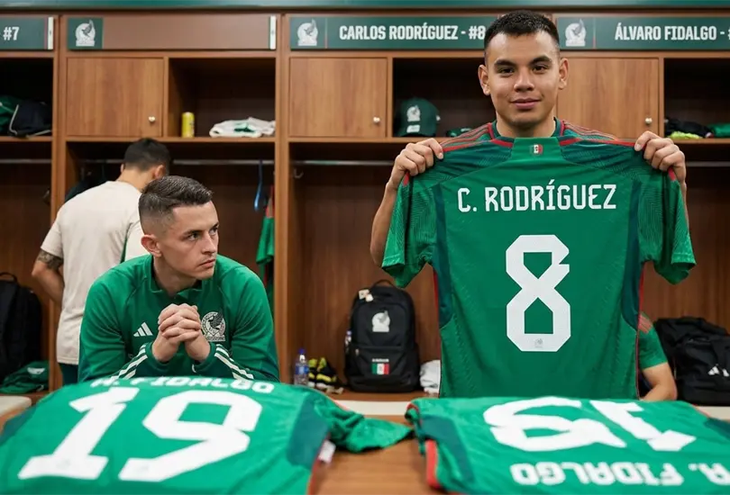 Álvaro Fidalgo ya tiene dorsal para su debut con México, pero no es el esperado. El Maguito se quedó sin su icónico 8 por la jerarquía de un jugador de Cruz Azul. Álvaro Fidalgo ya tiene dorsal para su debut con México, pero no es el esperado. El Maguito se quedó sin su icónico 8 por la jerarquía de un jugador de Cruz Azul.