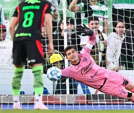 Mientras en Cruz Azul fracasó, Jurado llegaría al futbol de Inglaterra Mientras en Cruz Azul fracasó, Jurado llegaría al futbol de Inglaterra