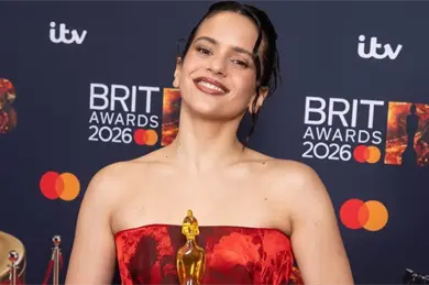 Rosal&iacute;a cancela concierto en Mil&aacute;n por intoxicaci&oacute;n: "Estoy vomitando"