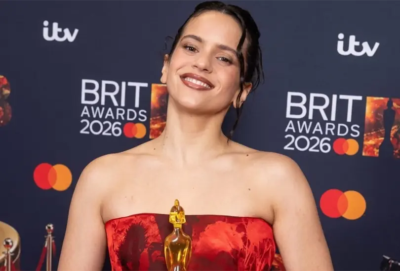 Rosalía tuvo que suspender su concierto en Milán tras presentar una fuerte intoxicación. Rosalía tuvo que suspender su concierto en Milán tras presentar una fuerte intoxicación.