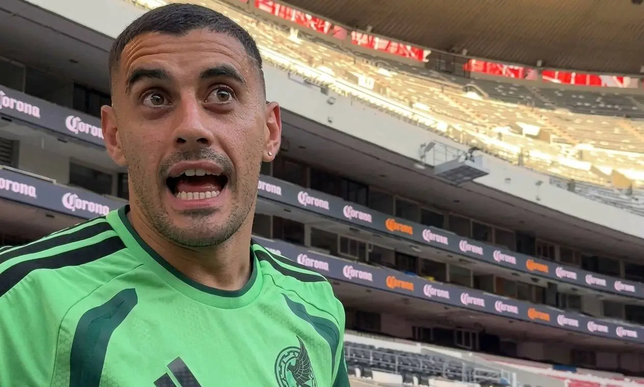  Aficionados consideran que los seleccionados nacionales fueron obligados a mostrar asombro al conocer el nuevo Estadio Azteca. 