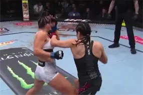 Alexa Grasso fulmina a Barber con KO en Seattle