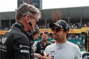 &iexcl;Carrera dif&iacute;cil para Checo en Jap&oacute;n!