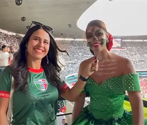 Ella es la "Catrina andante" que se rob&oacute; el show en el Estadio Banorte