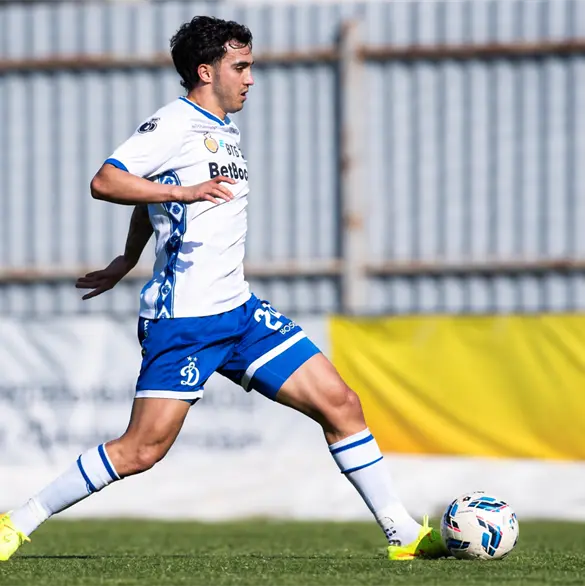 Luis Ch&aacute;vez vuelve a jugar tras 9 meses y apunta al Mundial 2026