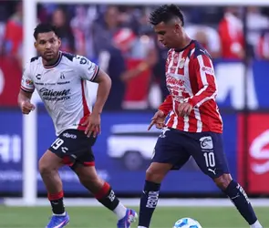 (VIDEO) Batalla campal entre aficionados de Chivas y Atlas en California