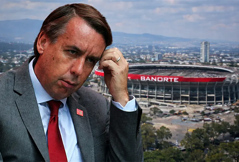 Emilio Azcárraga, dueño del Club América, se encuentra lo que le sigue de molesto tras las fallas logísticas y el estado real del Estadio Azteca. Emilio Azcárraga, dueño del Club América, se encuentra lo que le sigue de molesto tras las fallas logísticas y el estado real del Estadio Azteca.