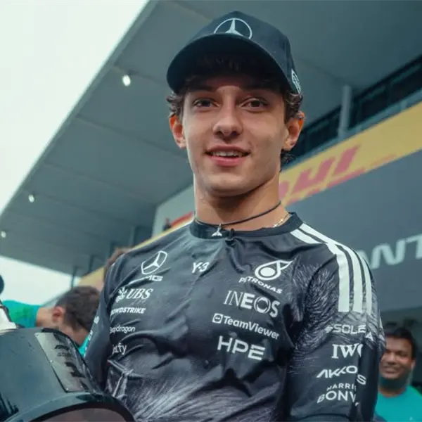 &iquest;Qui&eacute;n es Kimi Antonelli? El joven de 19 a&ntilde;os que le gan&oacute; a Checo P&eacute;rez