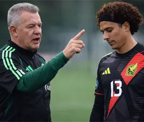 "No vas a ser titular": Javier Aguirre sacude a Guillermo Ochoa