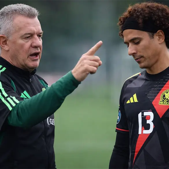 "No vas a ser titular": Javier Aguirre sacude a Guillermo Ochoa