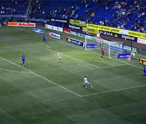 El error de Gudi&ntilde;o que puso a Pachuca arriba