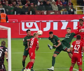 El Tri sonr&iacute;e: Montes goleador rumbo al Mundial