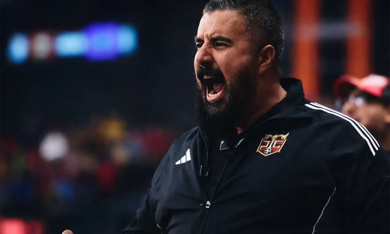  ¿Mucho ruido y pocas nueces? Álvaro Morales fracasa en su debut como DT 