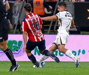 Ex&aacute;rbitros aseguran que era roja la entrada de L&oacute;pez sobre el Oso Gonz&aacute;lez