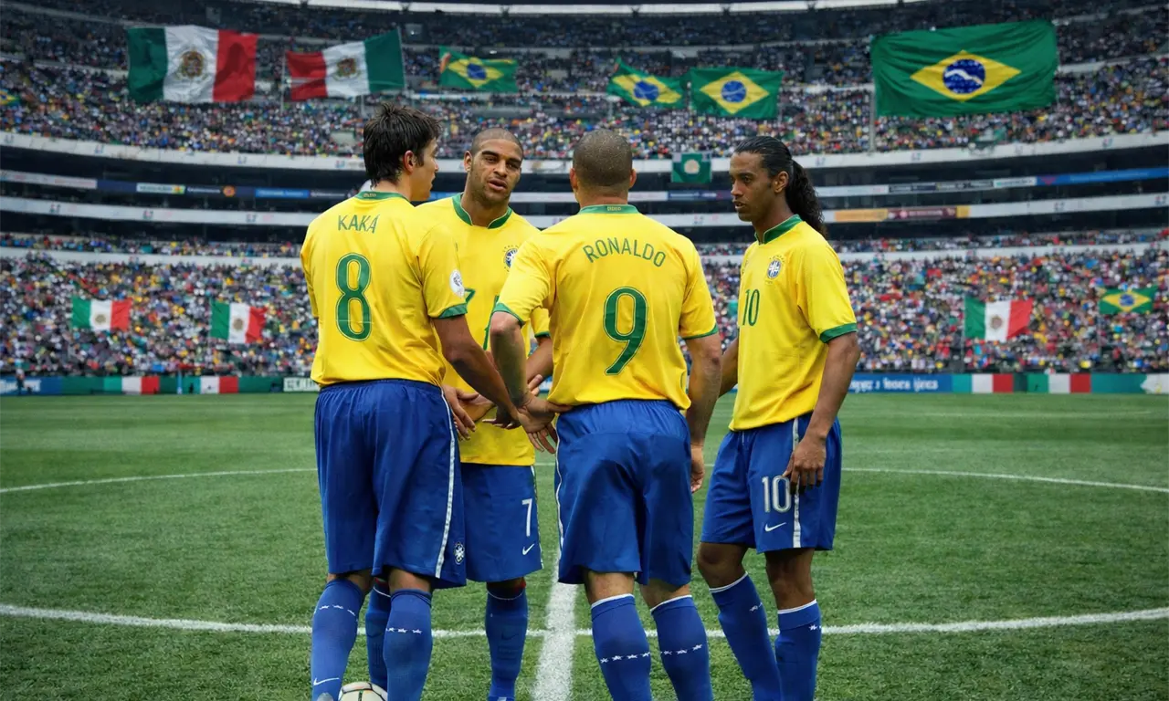  Ronaldinho, Marcelo, Kaka y Adriano jugarán en el Estadio Azteca 