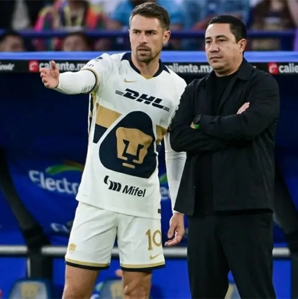 Efra&iacute;n Ju&aacute;rez revel&oacute; por qu&eacute; llev&oacute; a Aaron Ramsey a Pumas