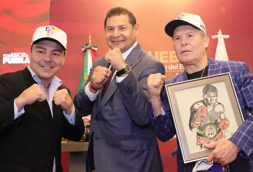 Julio César Chávez y Travieso Arce volverán al ring en Puebla con causa benéfica. Julio César Chávez y Travieso Arce volverán al ring en Puebla con causa benéfica.