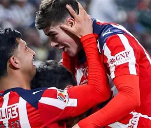 Chivas pierde a dos jugadores clave para enfrentar a Tigres
