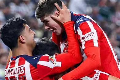 Chivas pierde a dos jugadores clave para enfrentar a Tigres Chivas pierde a dos jugadores clave para enfrentar a Tigres