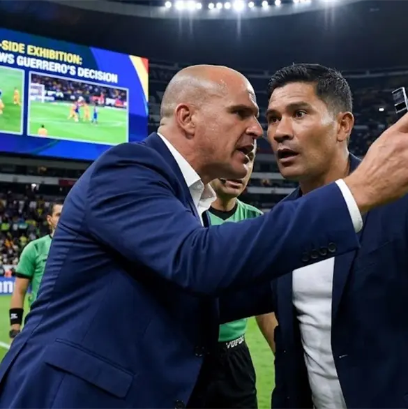 Paco Chac&oacute;n expone la hipocres&iacute;a de Fernando Guerrero en el arbitraje