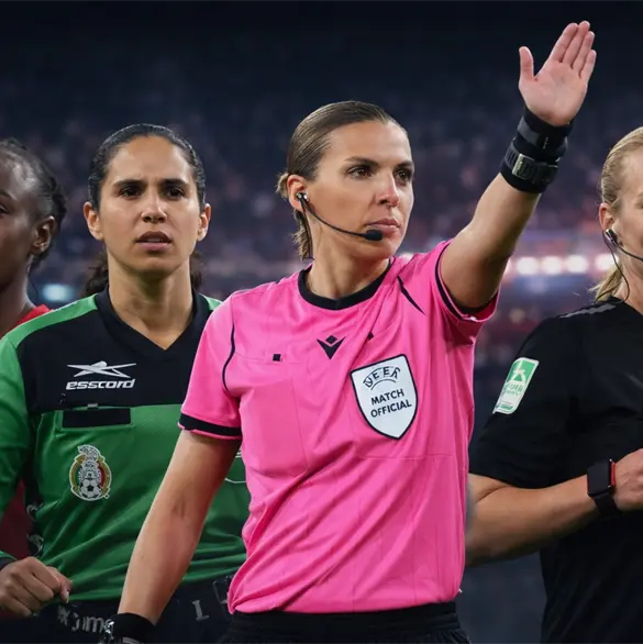 &iquest;Mujeres dirigiendo futbol varonil? estas &aacute;rbitras hicieron historia