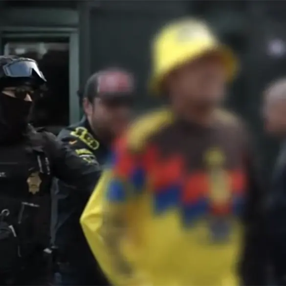 Detienen a más de 50 aficionados del América rumbo al estadio Detienen a más de 50 aficionados del América rumbo al estadio