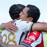El emotivo encuentro del Cata Dom&iacute;nguez y su hijo en el San Luis vs Pumas