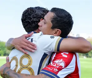El emotivo encuentro del Cata Dom&iacute;nguez y su hijo en el San Luis vs Pumas