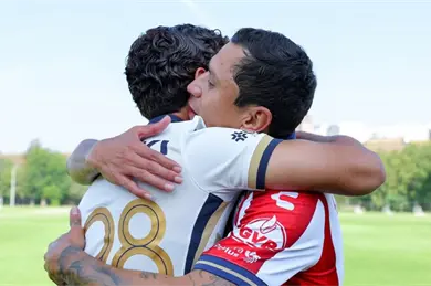 El emotivo encuentro del Cata Dom&iacute;nguez y su hijo en el San Luis vs Pumas