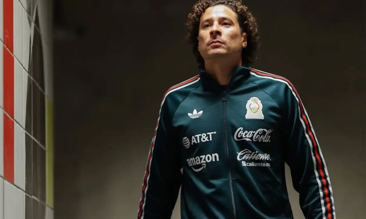  Guillermo Ochoa apunta a ser el primer europeo en reportar con el Tri, si es convocado. 