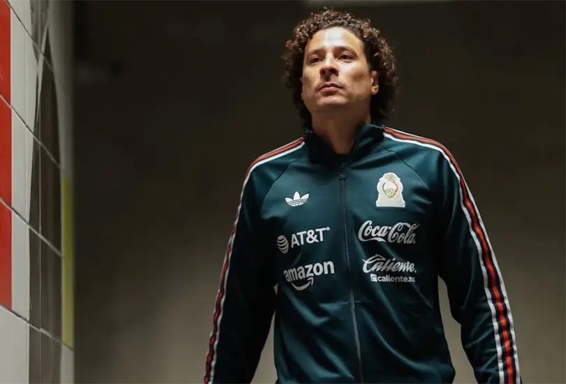 Guillermo Ochoa apunta a ser el primer europeo en reportar con el Tri, si es convocado.