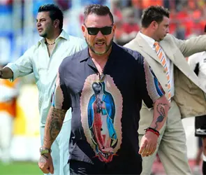 El Turco Mohamed y sus outfits m&aacute;s ic&oacute;nicos como entrenador