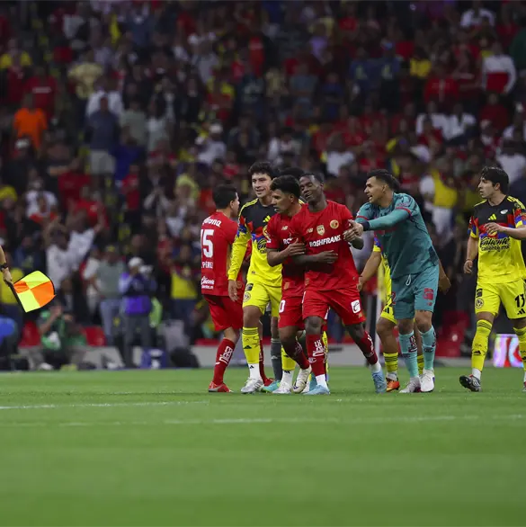 VIDEO: Am&eacute;rica-Toluca termina en campal