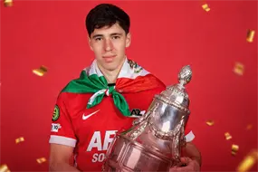 Mateo Ch&aacute;vez, campe&oacute;n en Europa con el AZ Alkmaar