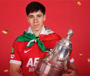 Mateo Ch&aacute;vez, campe&oacute;n en Europa con el AZ Alkmaar