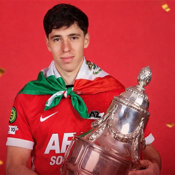 Mateo Ch&aacute;vez, campe&oacute;n en Europa con el AZ Alkmaar