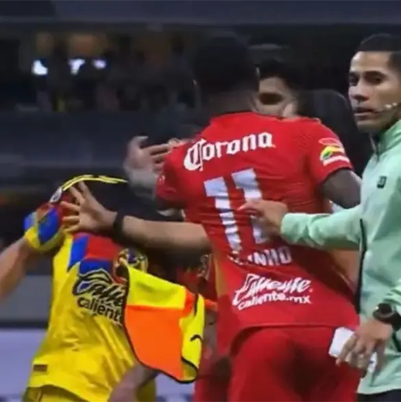 La sanci&oacute;n que le podr&iacute;a caer a Helinho tras cachetada a Zendejas