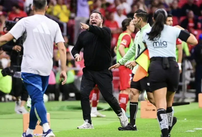 Esta es la sanci&oacute;n que recibir&iacute;a el Turco Mohamed por gesto obsceno