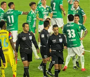 &iexcl;Esc&aacute;ndalo! C&eacute;sar Ramos habr&iacute;a ido a provocar a jugadores del Le&oacute;n | VIDEO
