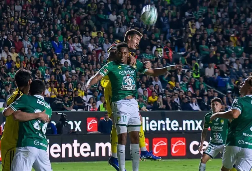 Un penal marcado tras revisi&oacute;n en el VAR en el Le&oacute;n vs Am&eacute;rica volvi&oacute; a encender la pol&eacute;mica sobre el arbitraje.