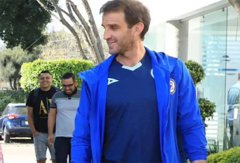 Iv&aacute;n Alonso y la reuni&oacute;n en Cruz Azul