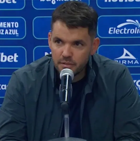 "No lo entiendo": Nicol&aacute;s Larcam&oacute;n cuestiona su salida de Cruz Azul