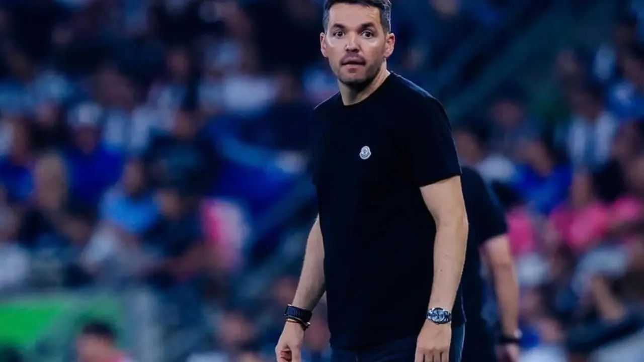  Larcamón se va de Cruz Azul 