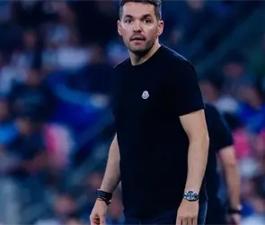 &iquest;Por culpa de la afici&oacute;n? Cruz Azul oficializa la salida de Larcam&oacute;n