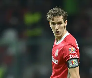 Quitan la roja a Marcel Ru&iacute;z... y aun as&iacute; no jugar&aacute;