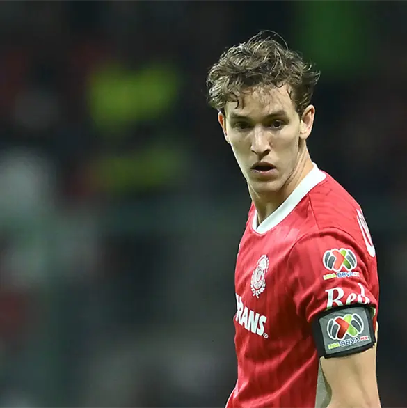 Quitan la roja a Marcel Ru&iacute;z... y aun as&iacute; no jugar&aacute;