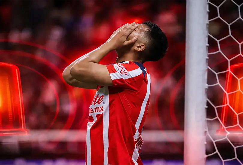 &iexcl;Otra baja para Chivas! Por lesi&oacute;n pierden a otro jugador para la liguilla