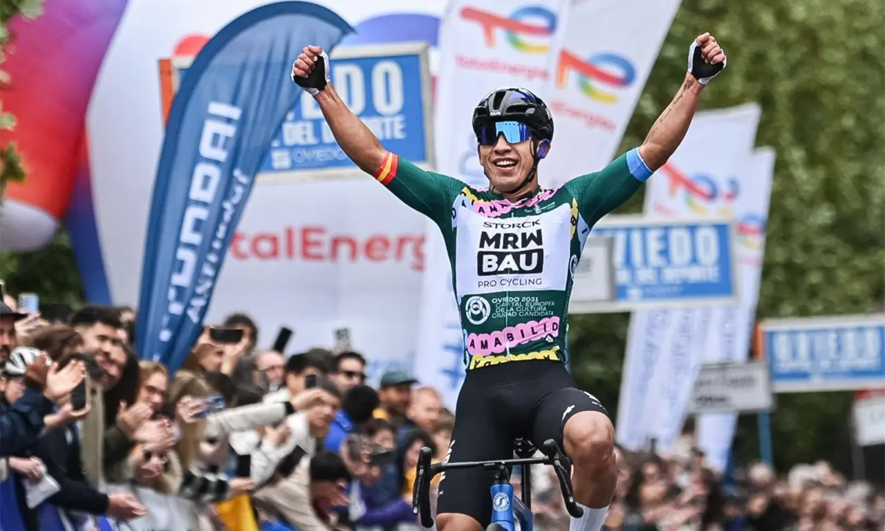  Edgar Cadena celebra en Asturias tras conquistar dos etapas y ser llamado el ‘nuevo Isaac del Toro 