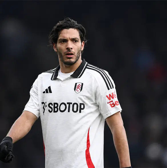 &iexcl;Lo dejaron sembrado! Ra&uacute;l Jim&eacute;nez queda exhibido en derrota del Fulham