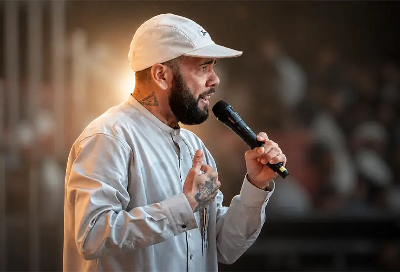 Dani Alves reaparece en p&uacute;blico como predicador evang&eacute;lico